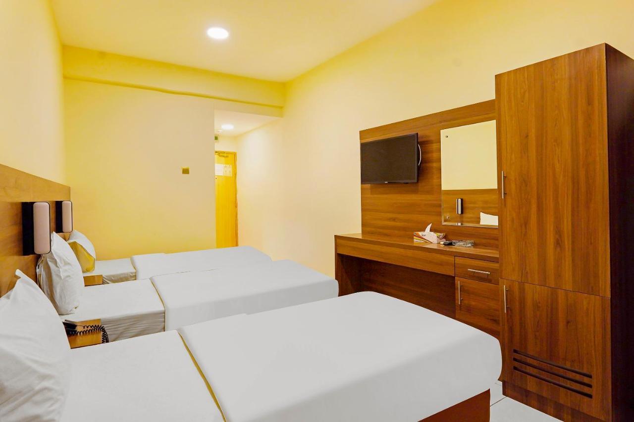 Oyo 925 Emirates Hotel Дубай Екстериор снимка