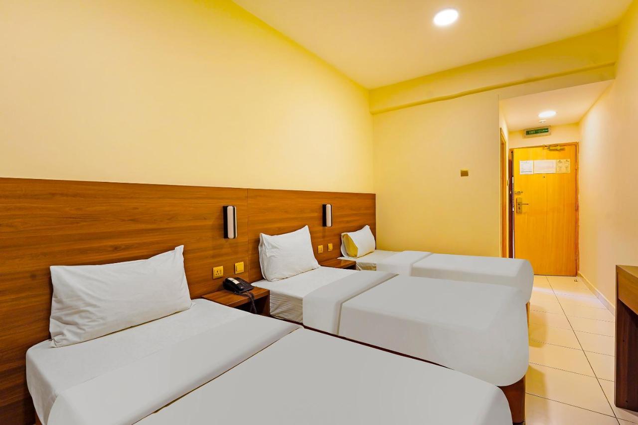 Oyo 925 Emirates Hotel Дубай Екстериор снимка