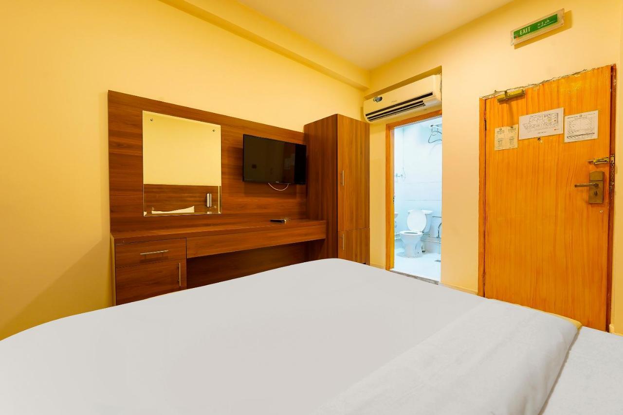 Oyo 925 Emirates Hotel Дубай Екстериор снимка