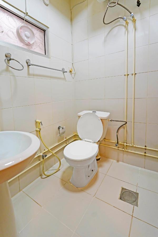 Oyo 925 Emirates Hotel Дубай Екстериор снимка